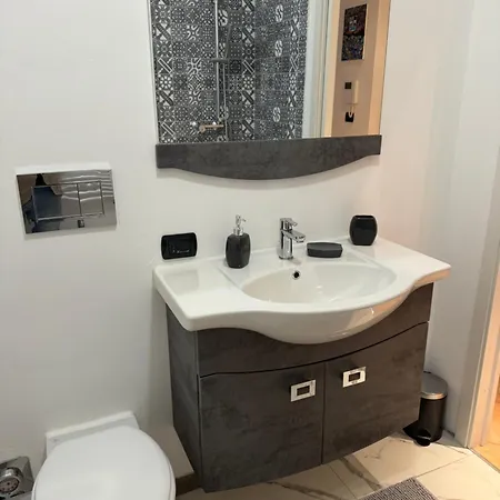Db Art House Apartment